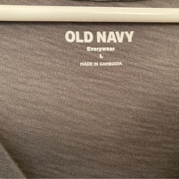 Old Navy grey tee - Picture 2 of 2